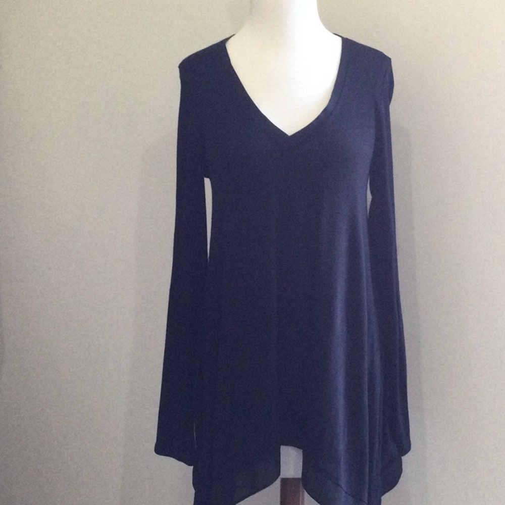 Black V-Neck Long Sleeve Top